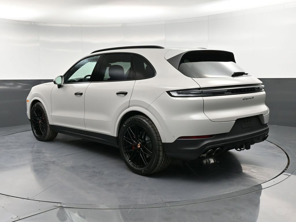 New 2026 Porsche Cayenne S image 3