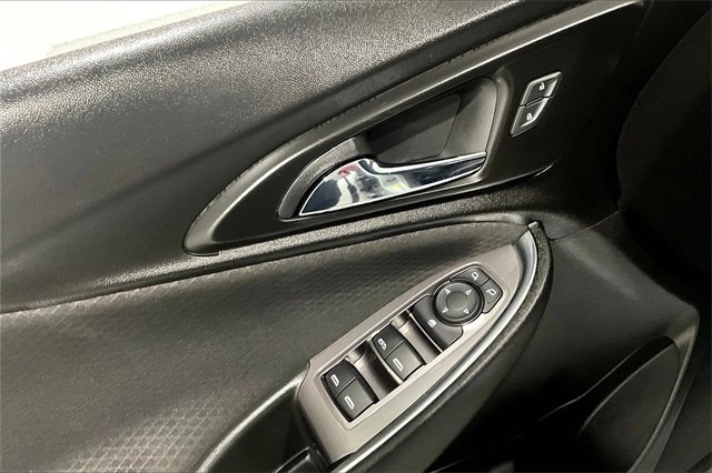 Used 2020 Chevrolet Malibu LT image 37