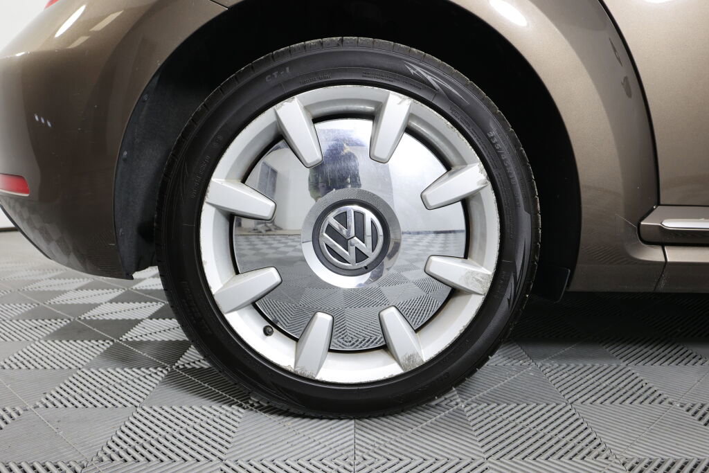 Used 2012 Volkswagen Beetle 2.5 FWD image 7