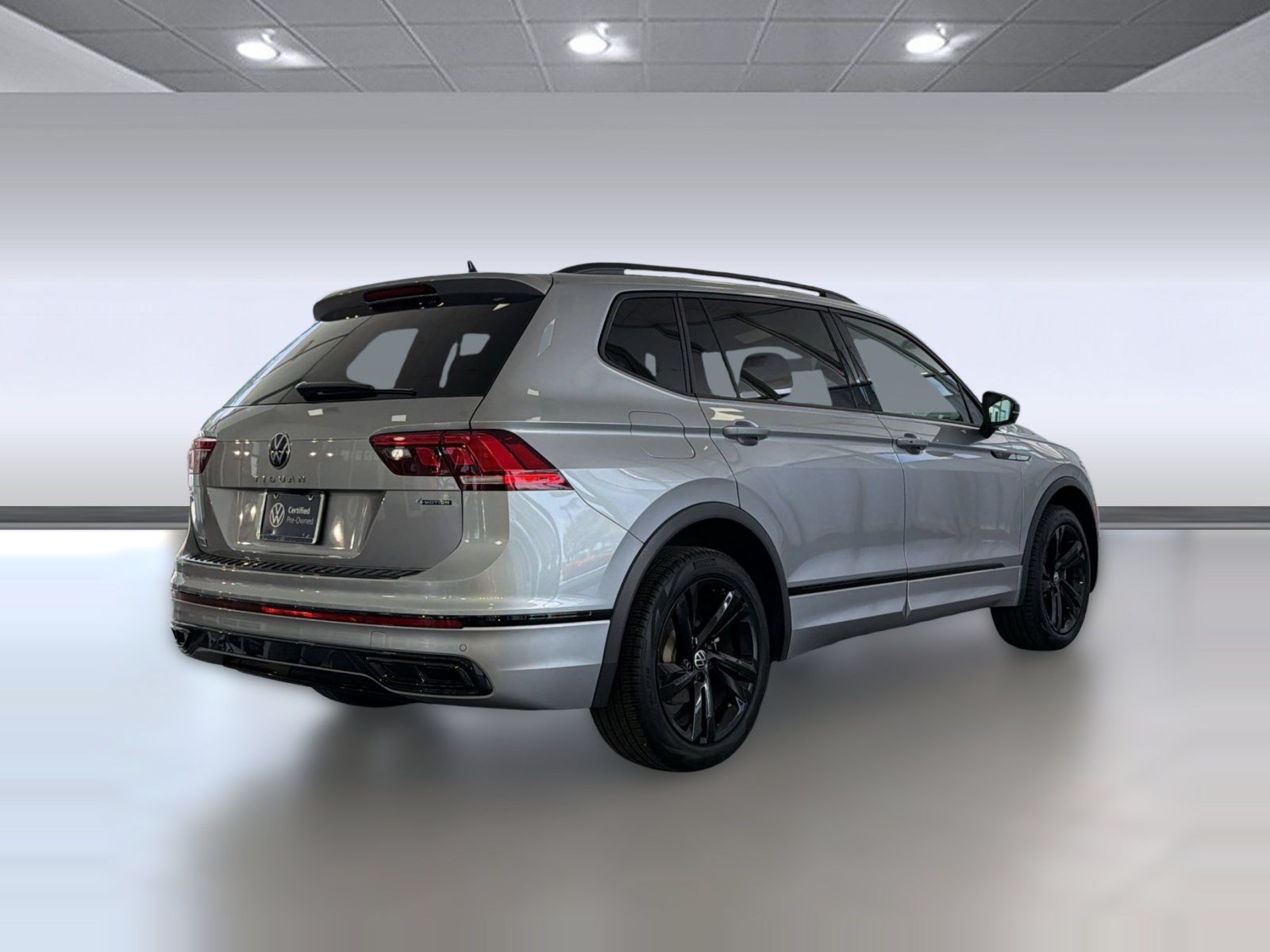 Certified 2024 Volkswagen Tiguan SE R-Line AWD/4WD image 9