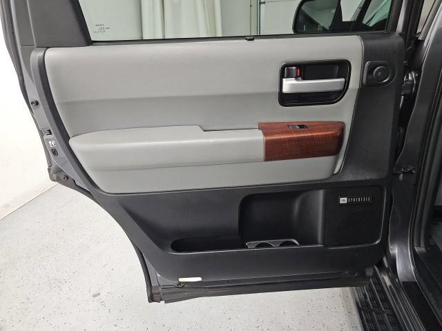 Used 2017 Toyota Sequoia Platinum AWD/4WD image 29