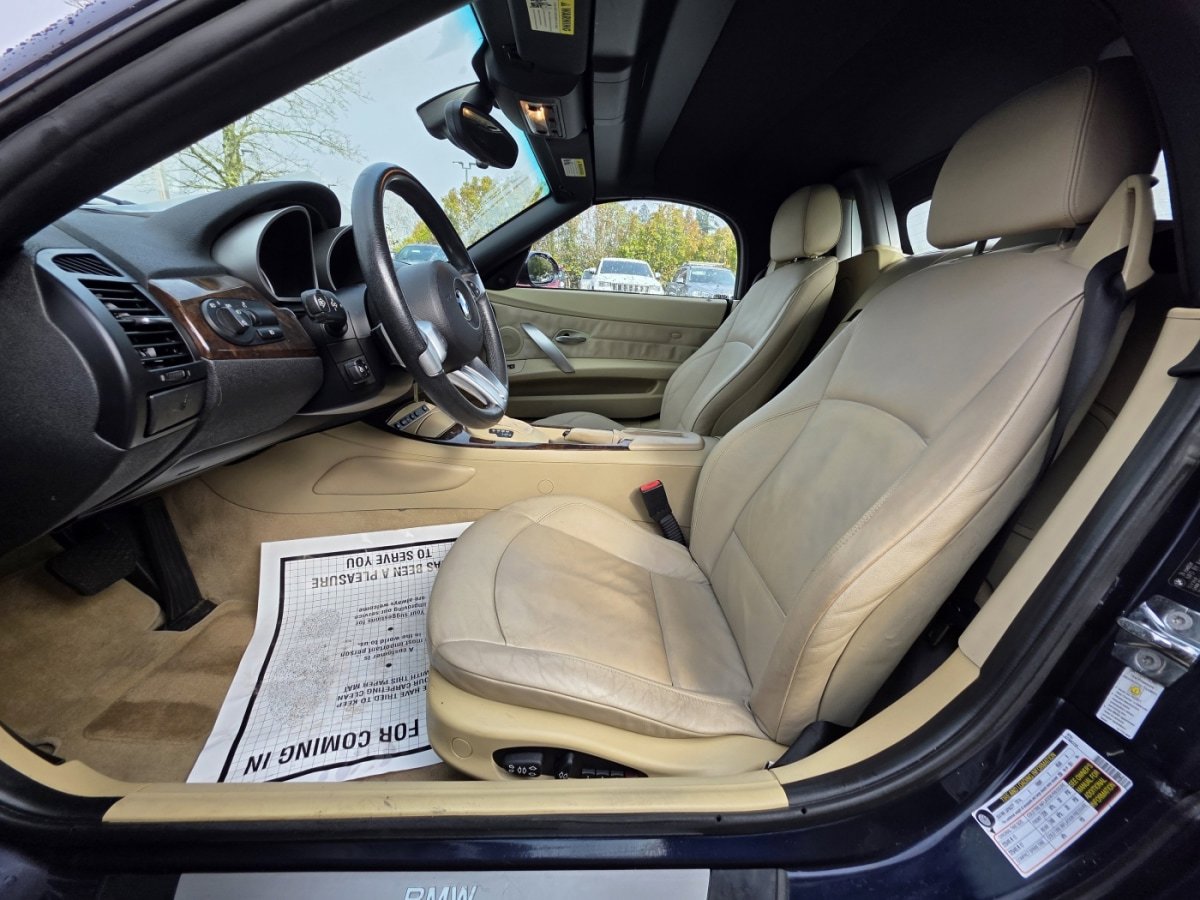 Used 2008 BMW Z4 3.0i RWD image 14