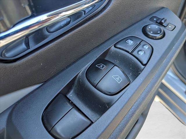 Used 2021 Nissan Kicks SR w/ SR Premium Package FWD image 11