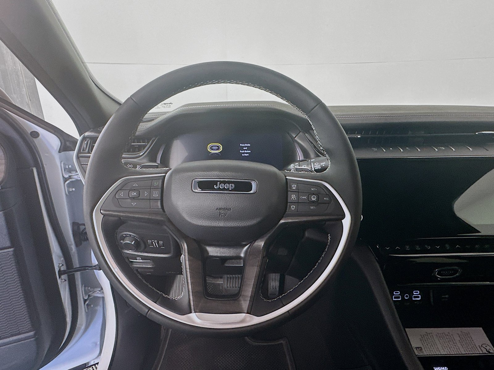 New 2026 Jeep Grand Cherokee L 4WD image 11