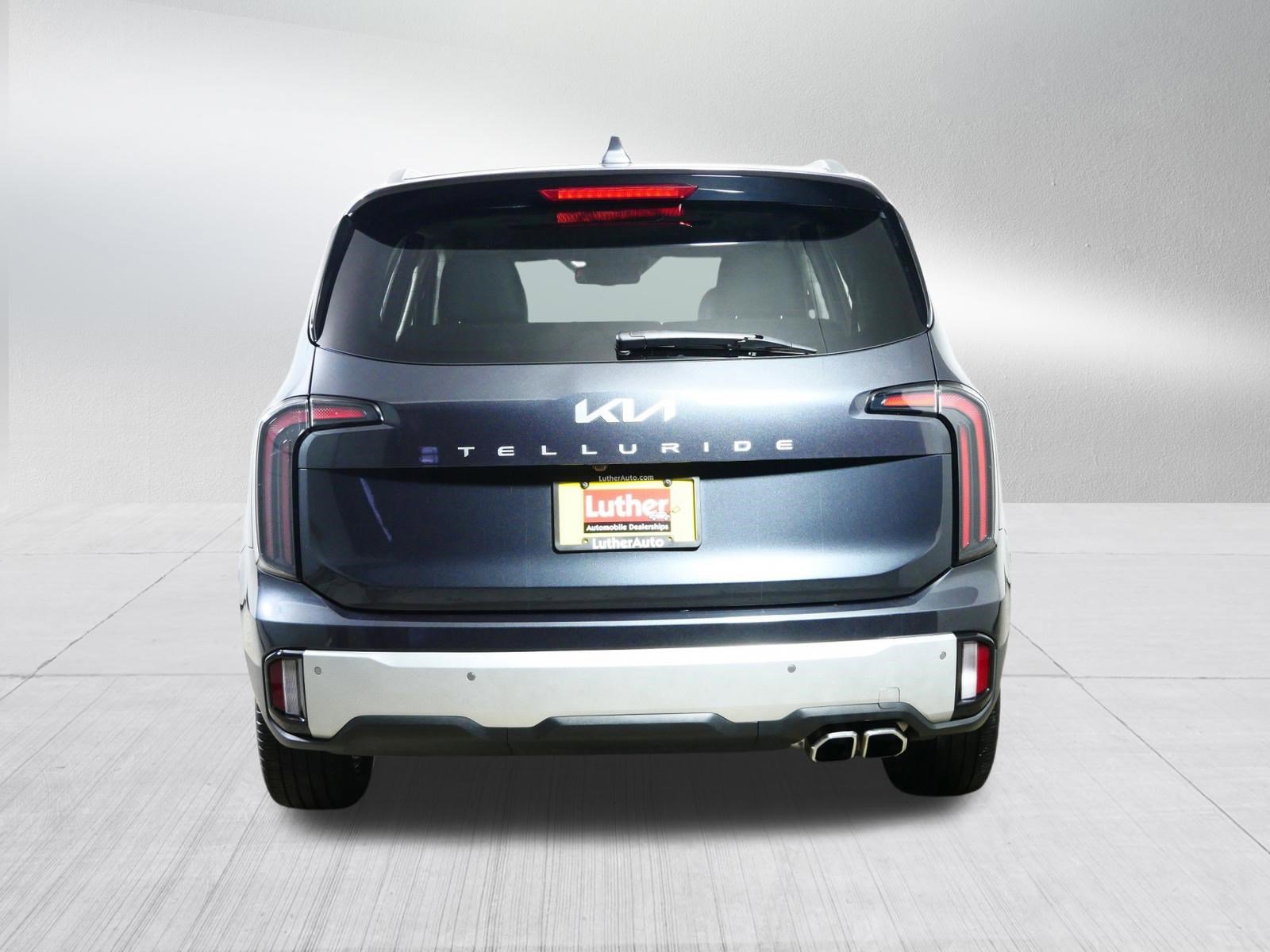 Used 2024 Kia Telluride EX w/ EX Captain's Chair Package image 6