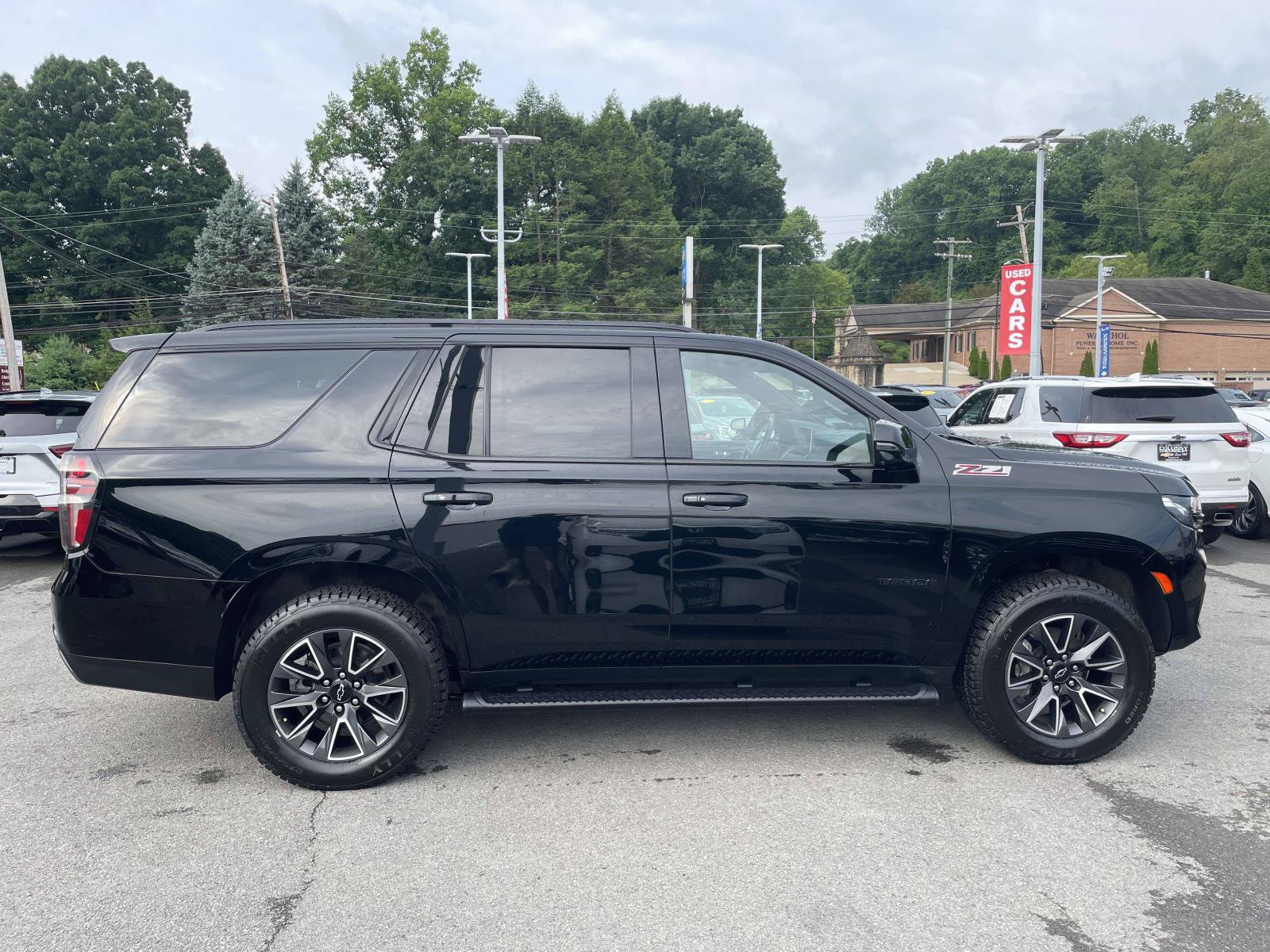 Certified 2023 Chevrolet Tahoe Z71 w/ Luxury Package AWD/4WD image 2