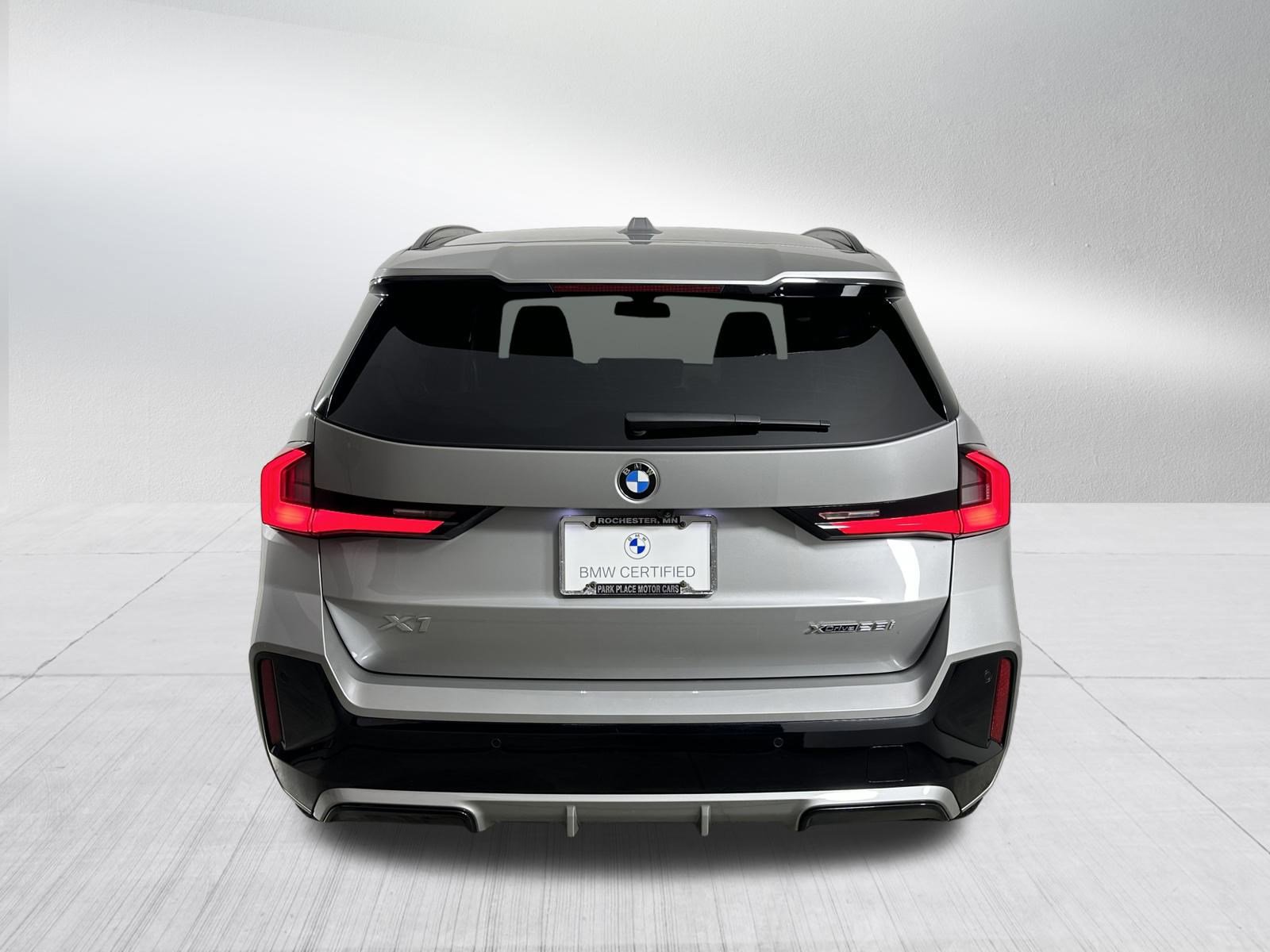 Certified 2025 BMW X1 xDrive28i w/ Technology Package image 6