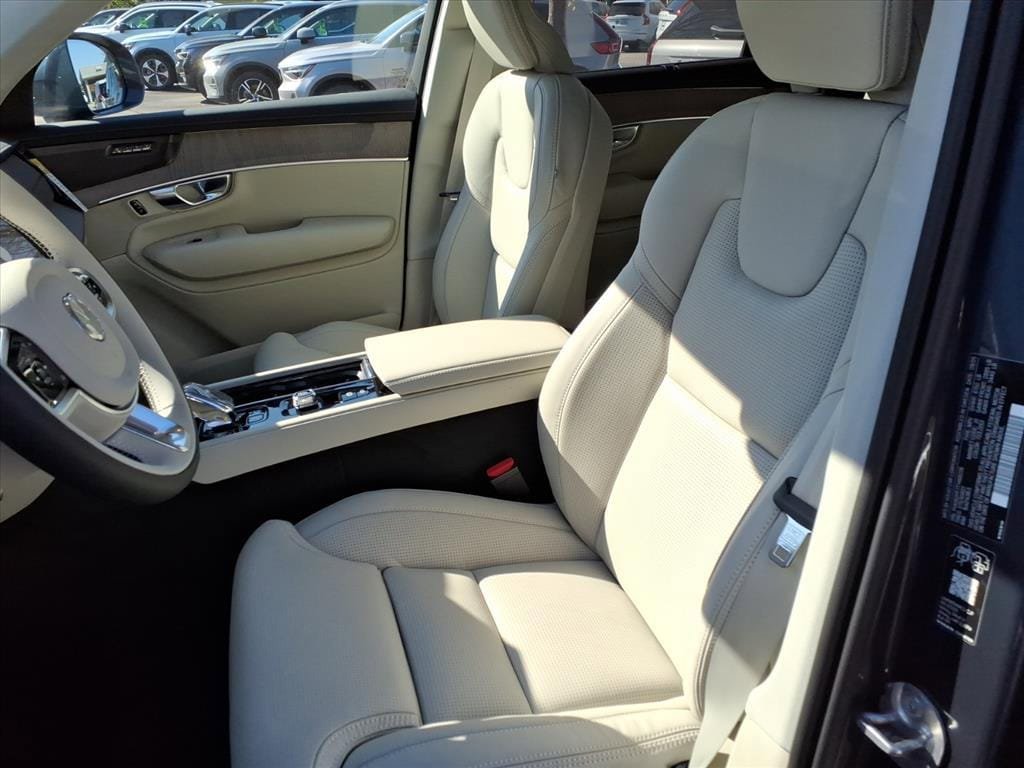 New 2026 Volvo XC90 B6 Ultra w/ Protection Package Premier AWD/4WD image 16