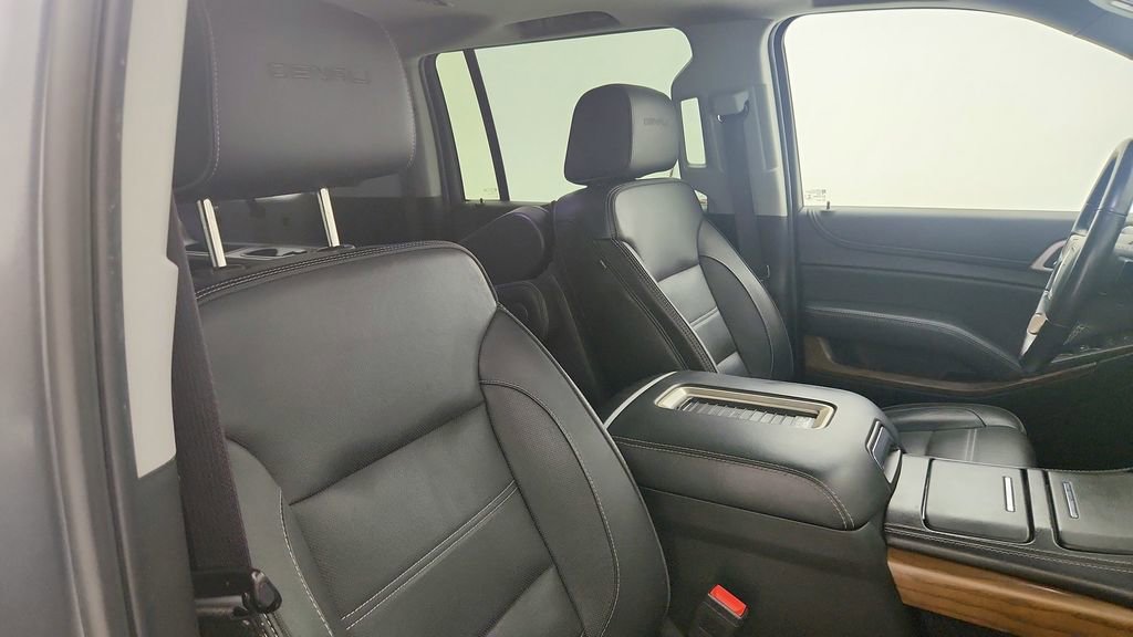 Used 2020 GMC Yukon XL Denali w/ Open Road Package RWD image 24