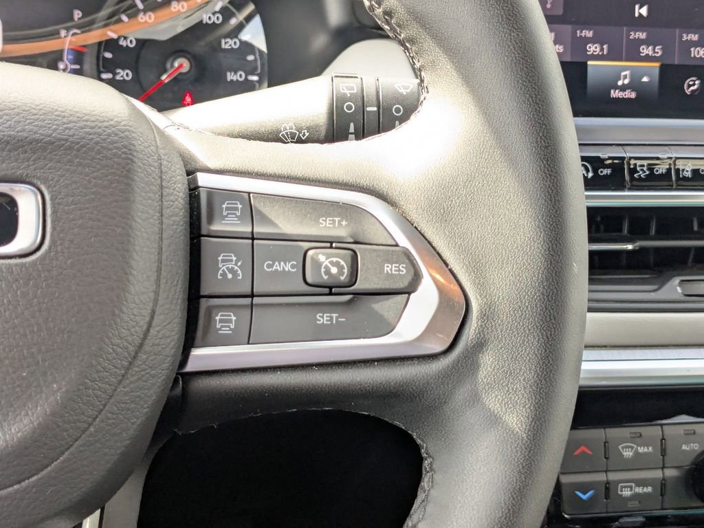 Used 2025 Jeep Compass Limited AWD/4WD image 17