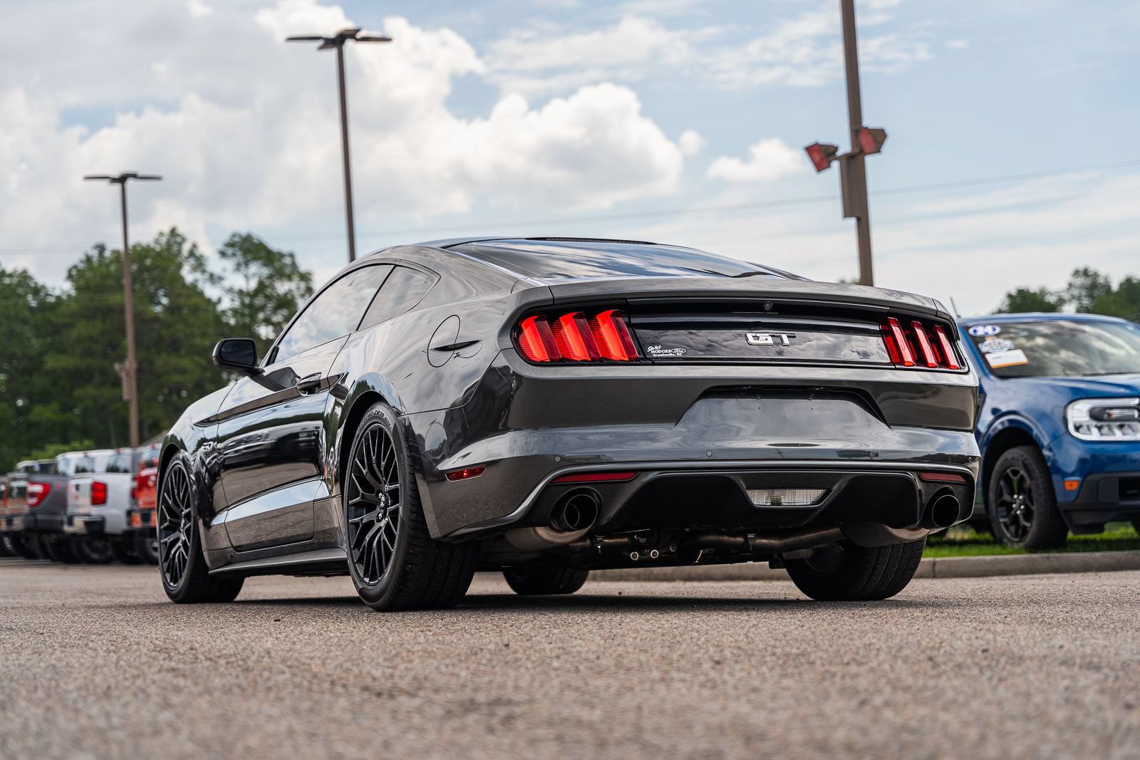 Used 2017 Ford Mustang GT w/ GT Performance Package RWD image 6