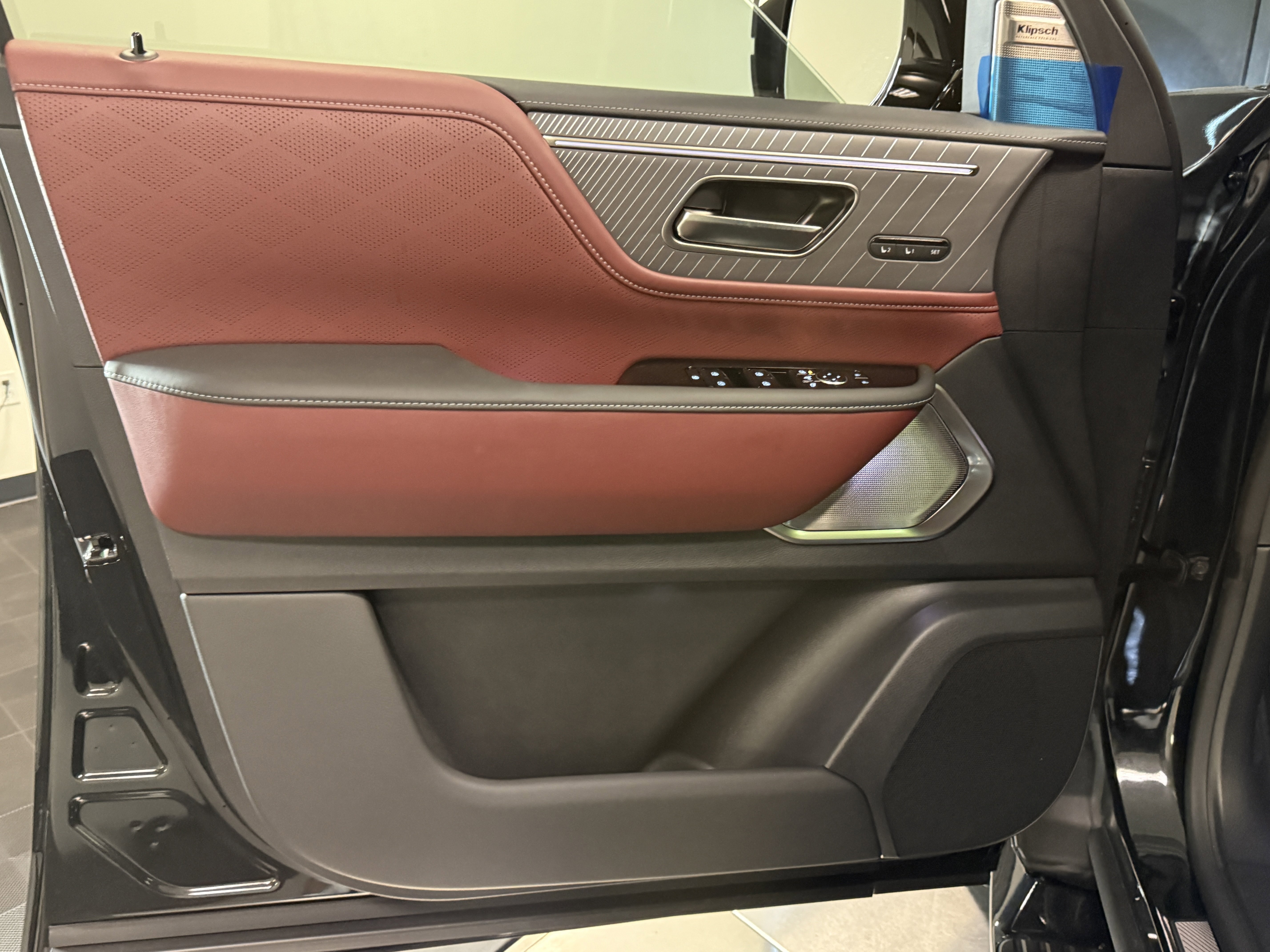 New 2026 INFINITI QX80 Autograph w/ Premium Cargo Package image 10