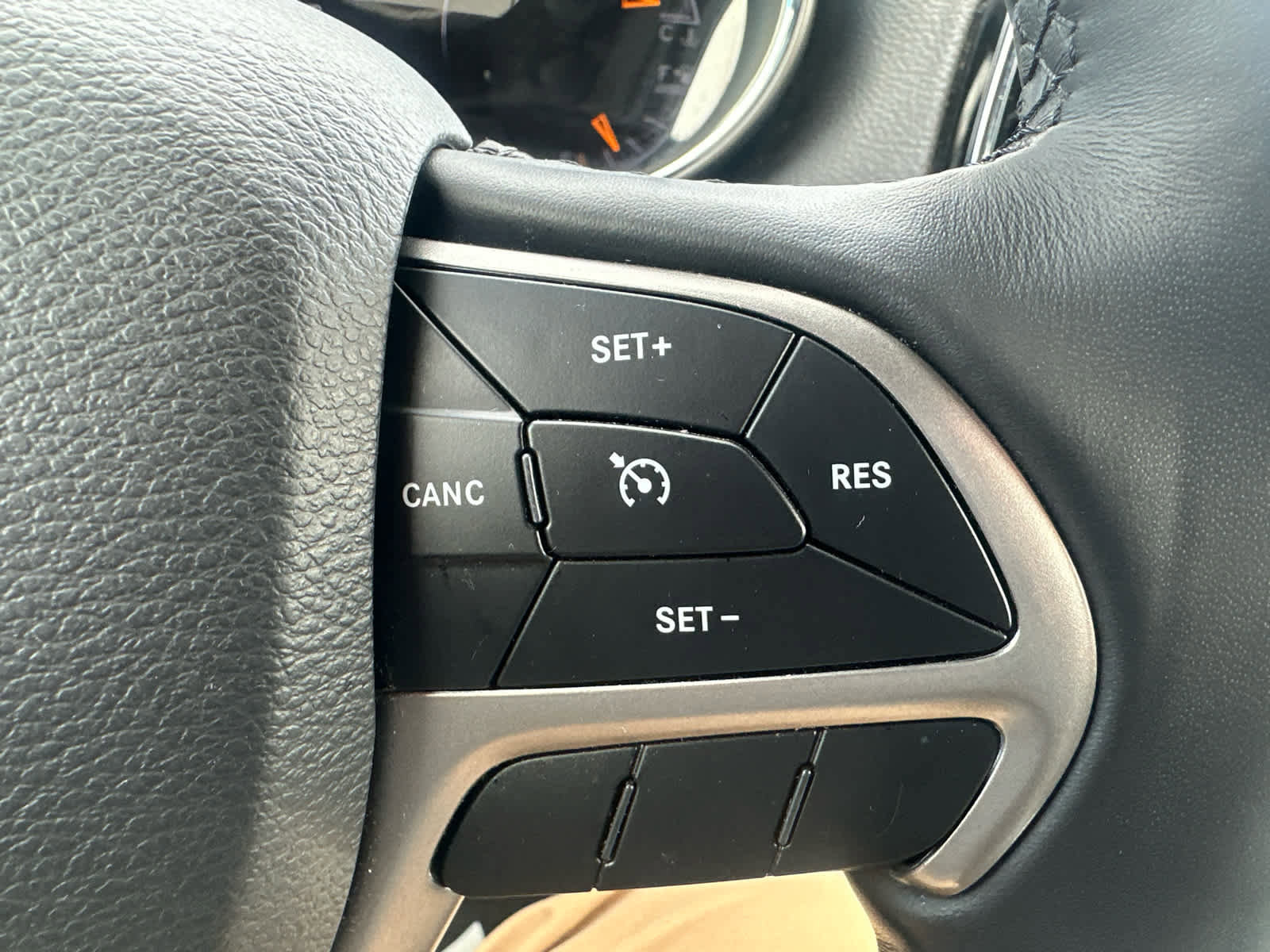 Used 2019 Jeep Grand Cherokee Limited image 39