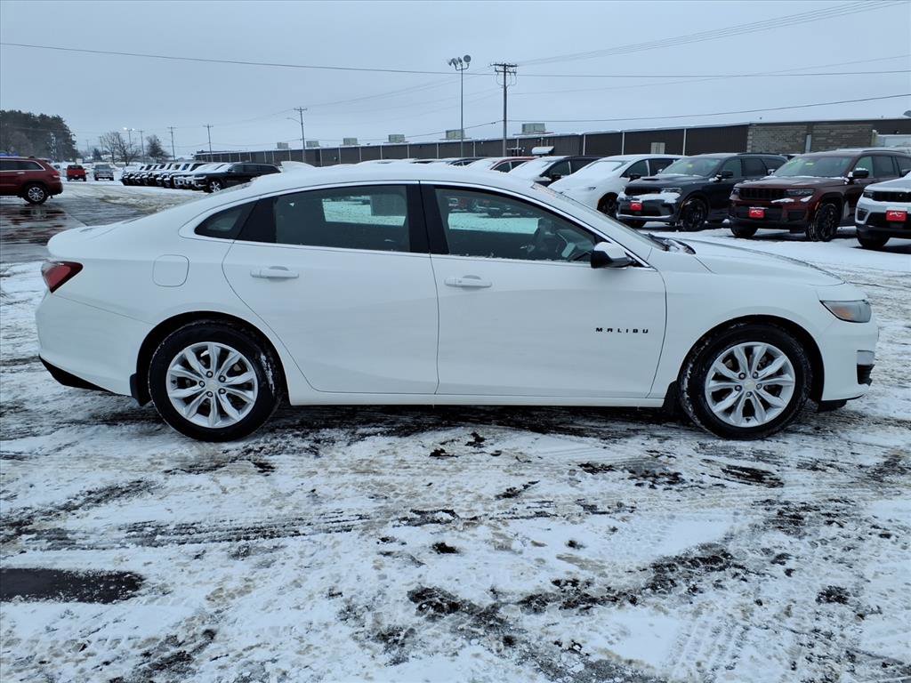 Used 2019 Chevrolet Malibu LT w/ Driver Confidence Package image 2