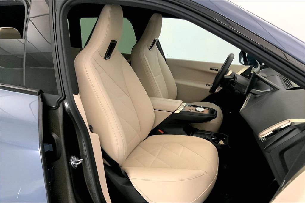 Certified 2023 BMW iX xDrive50 w/ Premium Package image 6