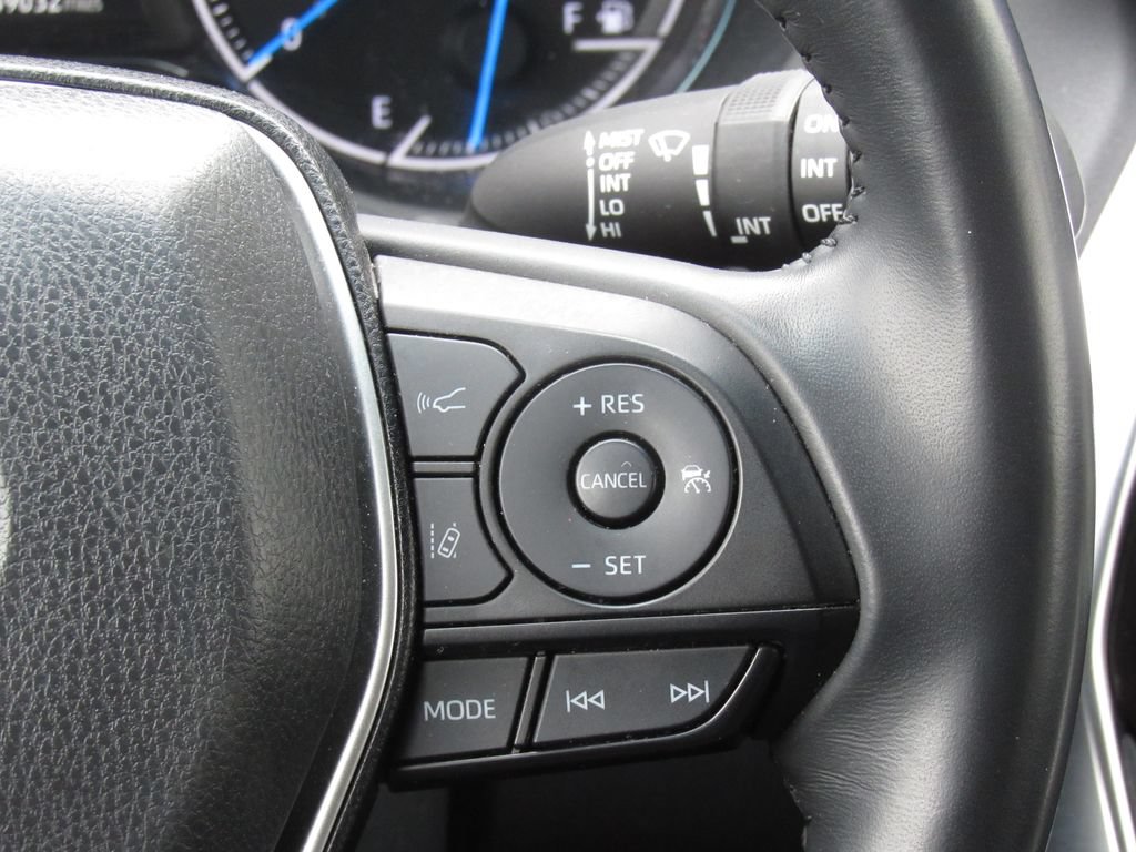 Certified 2024 Toyota Venza LE AWD/4WD image 24