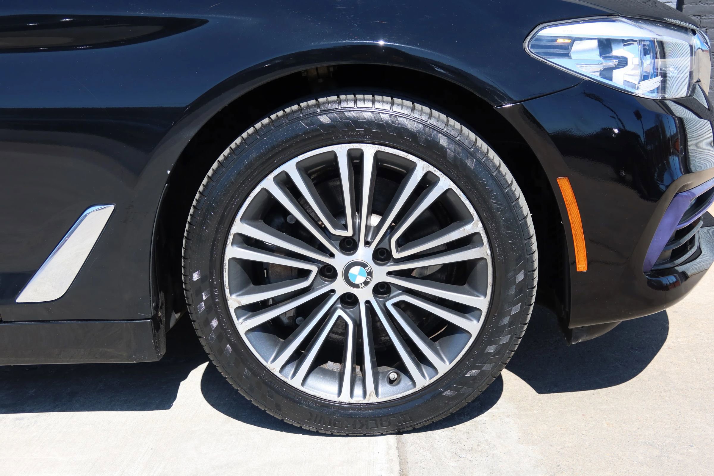 Used 2018 BMW 530i xDrive AWD/4WD image 27
