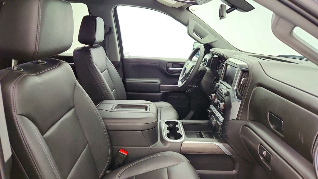 Used 2022 Chevrolet Silverado 1500 LTZ AWD/4WD image 24