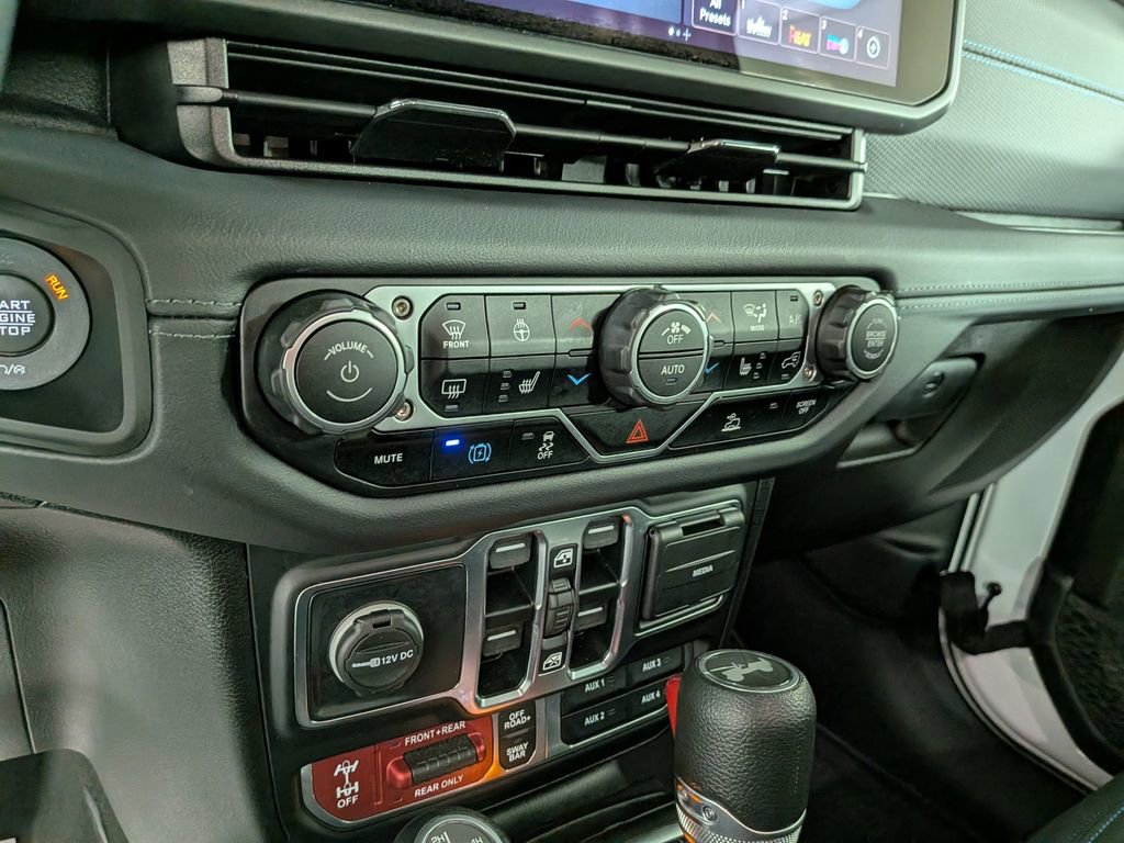 Certified 2025 Jeep Wrangler Unlimited Rubicon 4xe w/ Convenience Group image 26