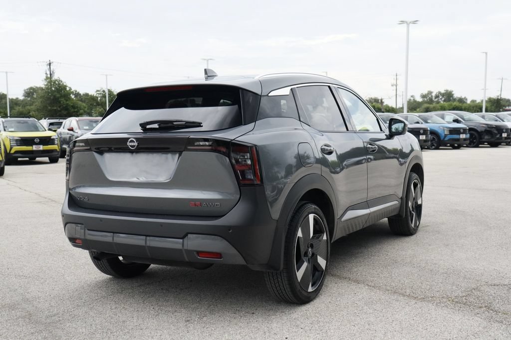 Used 2025 Nissan Kicks SR w/ SR Premium Package AWD/4WD image 5