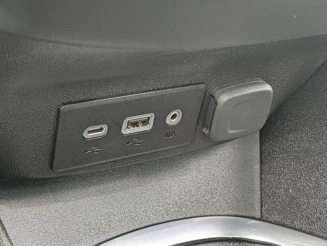 Used 2025 Chevrolet Malibu LT FWD image 23