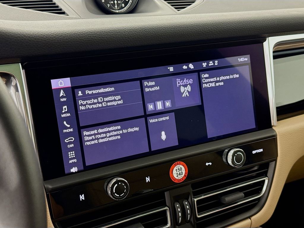 Certified 2025 Porsche Macan image 19