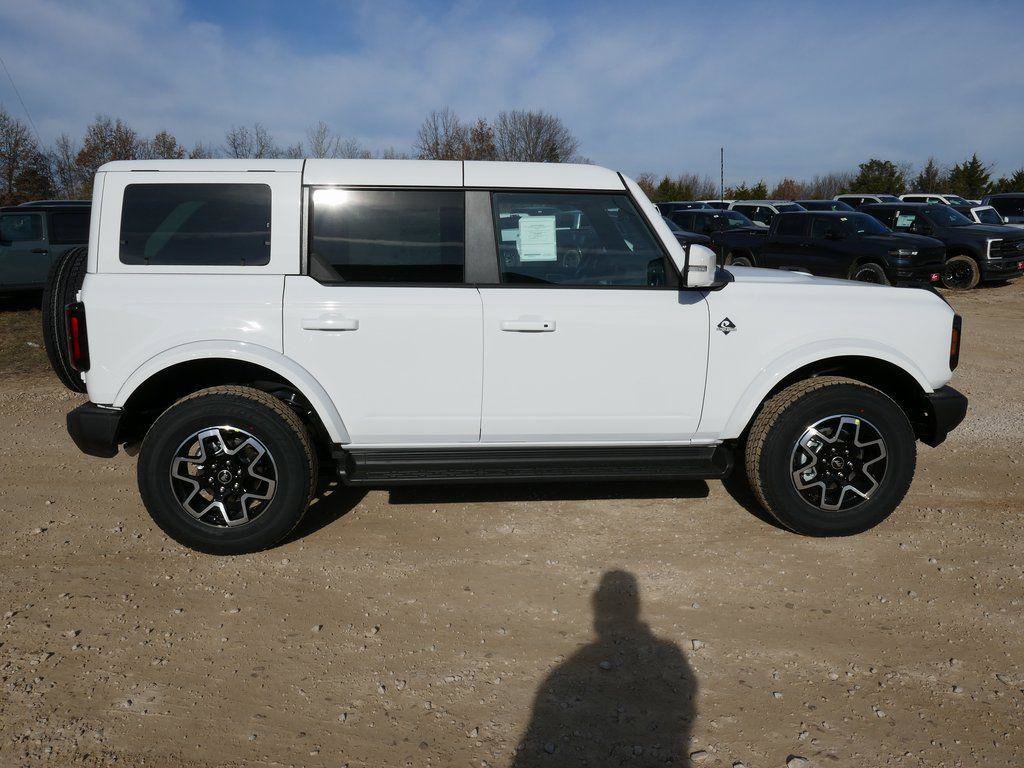 New 2025 Ford Bronco Outer Banks image 3