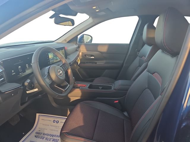New 2025 Nissan Kicks SR image 9