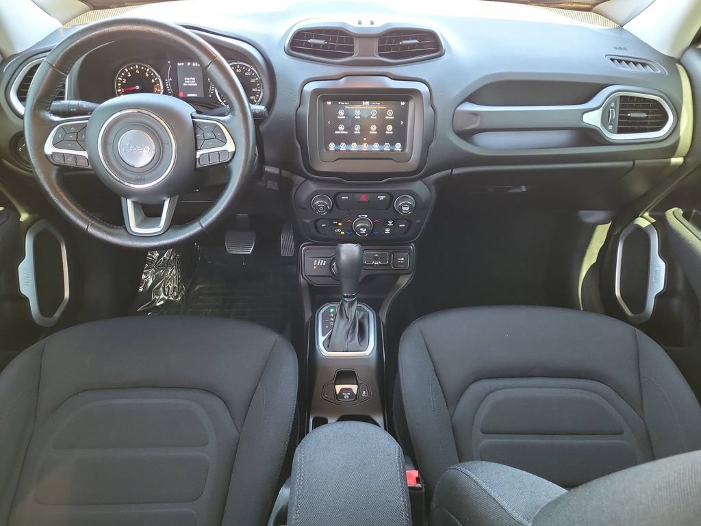Used 2019 Jeep Renegade Latitude w/ Cold Weather Group AWD/4WD image 17