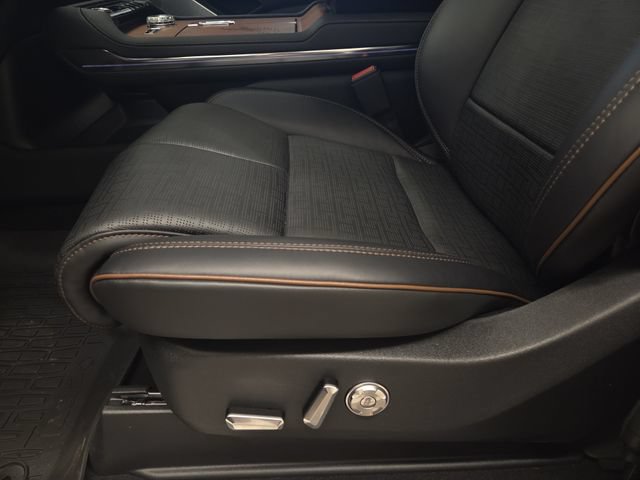 New 2026 Lincoln Navigator Black Label AWD/4WD image 9