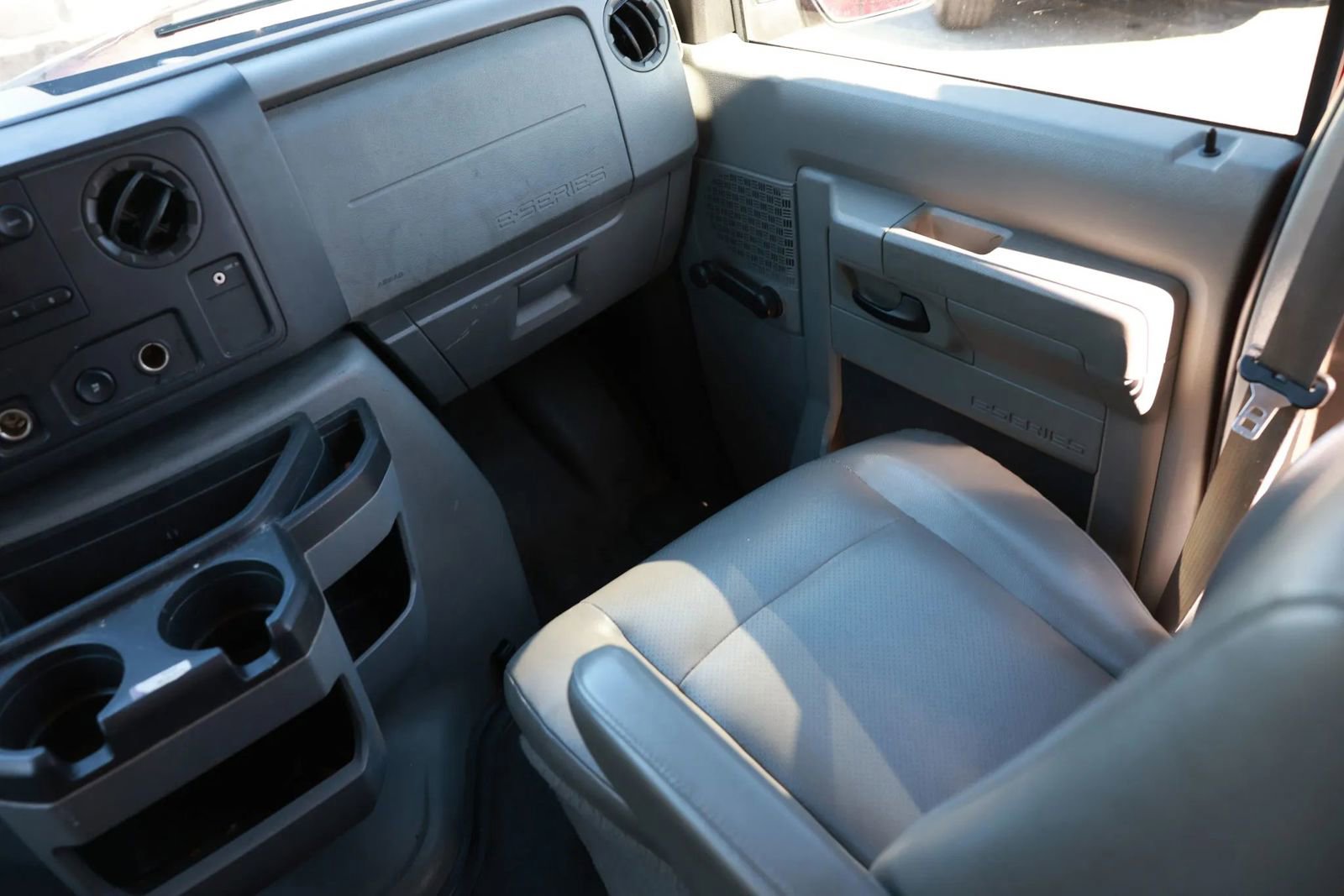 Used 2012 Ford E-350 and Econoline 350 XL image 22