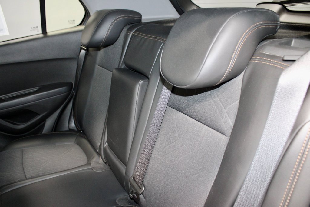 Used 2020 Chevrolet Trax LT w/ Redline Edition image 21