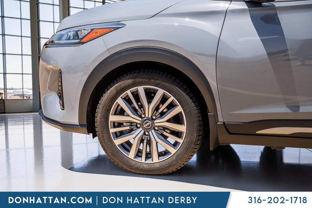 Used 2023 Nissan Kicks SR w/ SR Premium Package FWD image 38