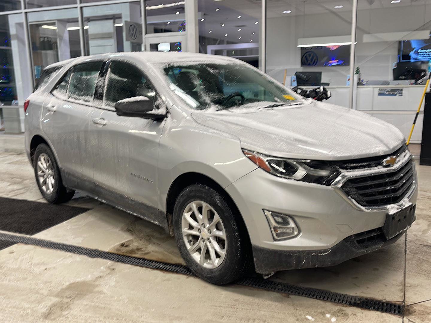Used 2019 Chevrolet Equinox LS image 3
