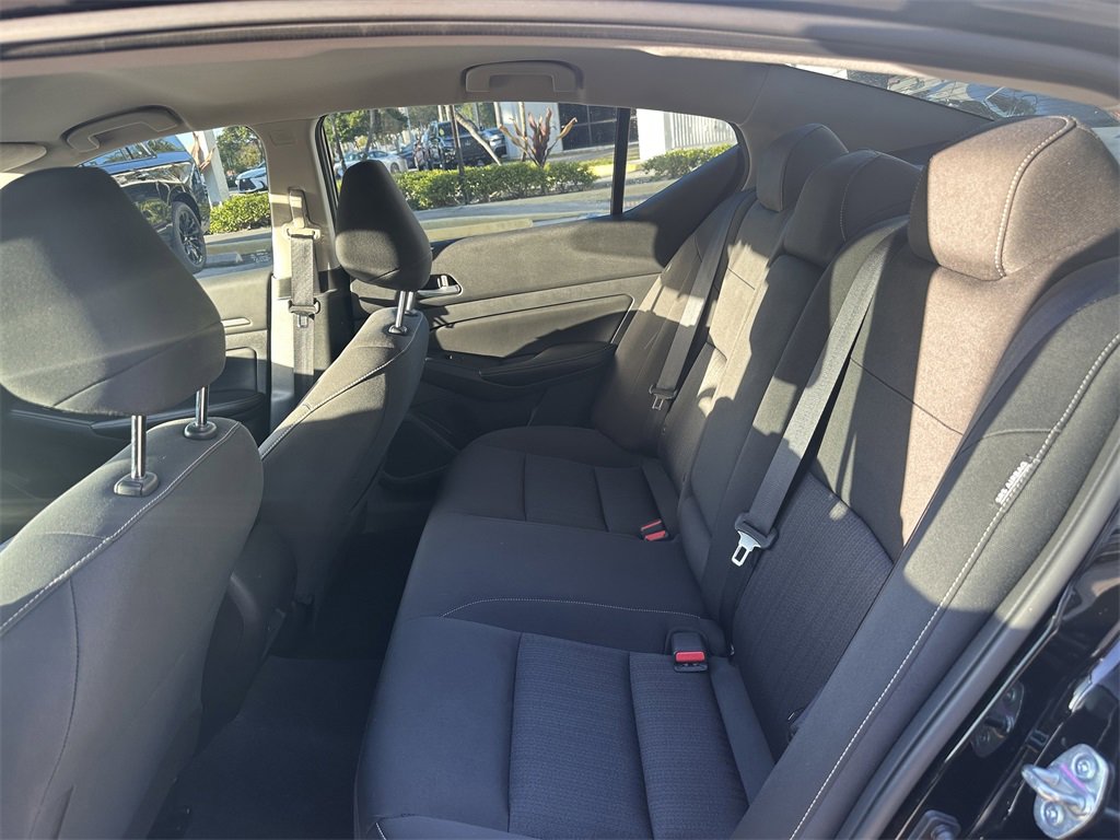 Used 2022 Nissan Altima 2.5 SV image 10