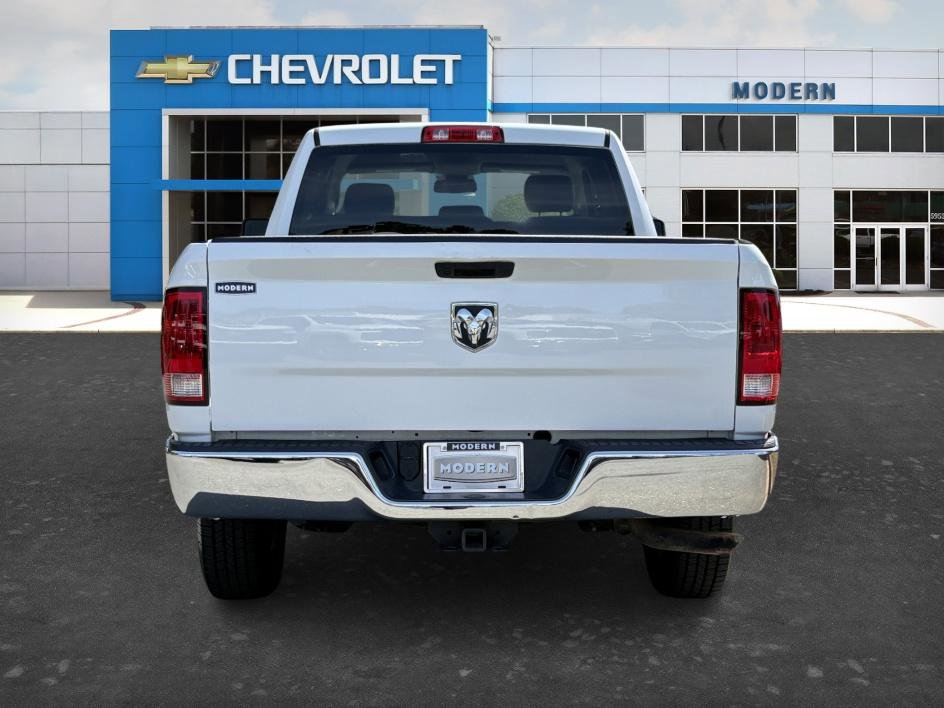 Used 2020 RAM 1500 Tradesman w/ Chrome Appearance Group RWD image 4