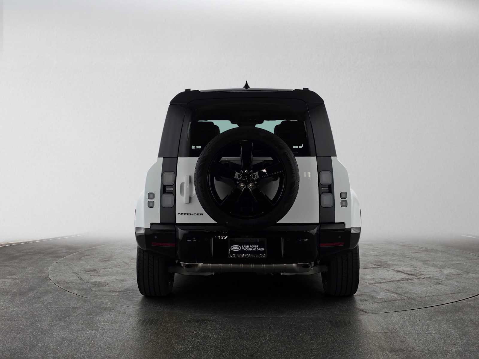 New 2026 Land Rover Defender 110 X-Dynamic SE AWD/4WD image 4