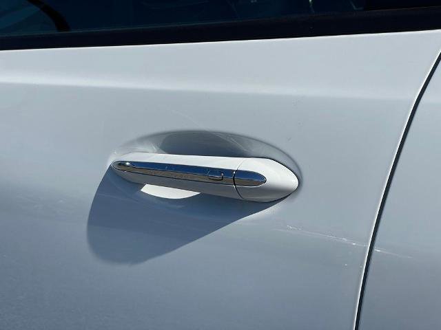 Used 2022 Buick Encore GX Essence image 22