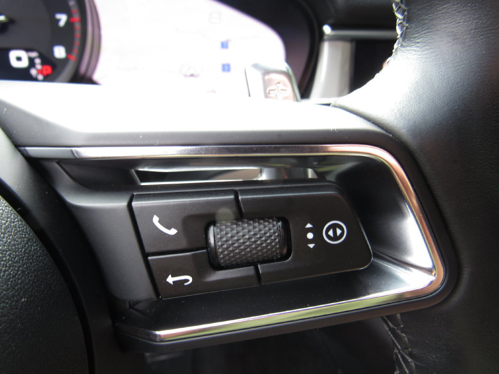 Used 2023 Porsche Panamera image 35