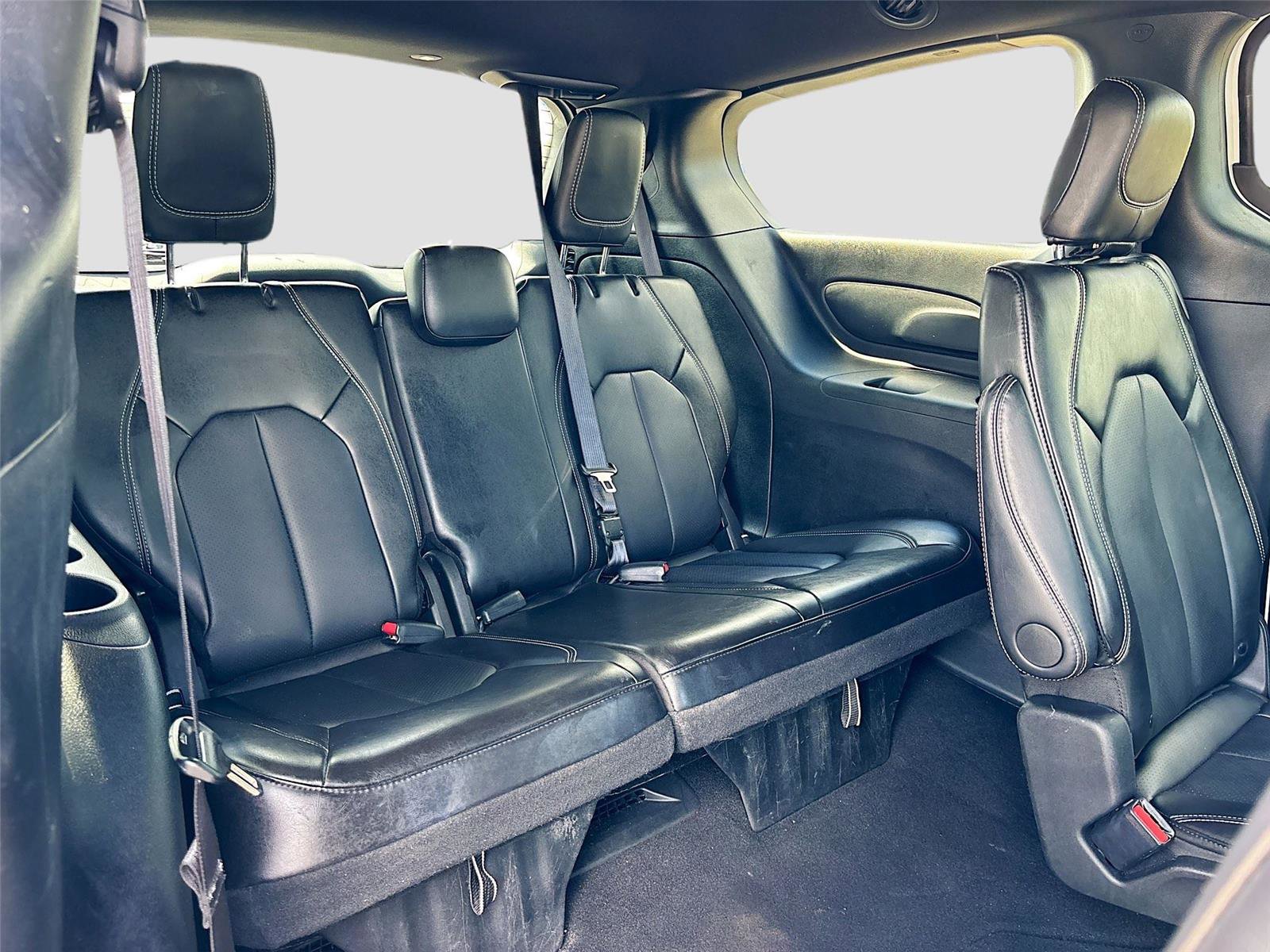 Used 2025 Chrysler Pacifica Select FWD image 25