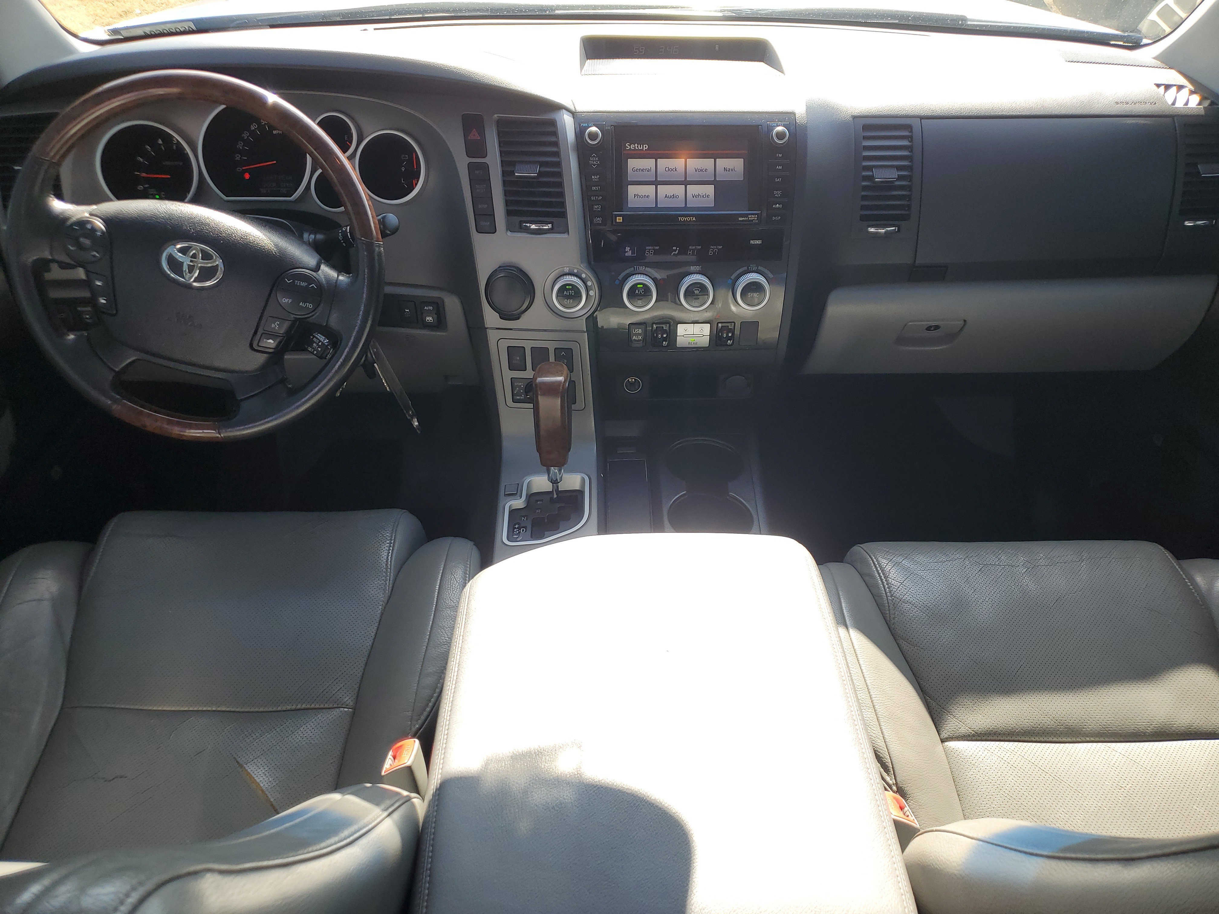 Used 2010 Toyota Sequoia Platinum image 15