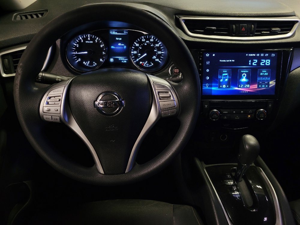 Used 2016 Nissan Rogue SV image 22