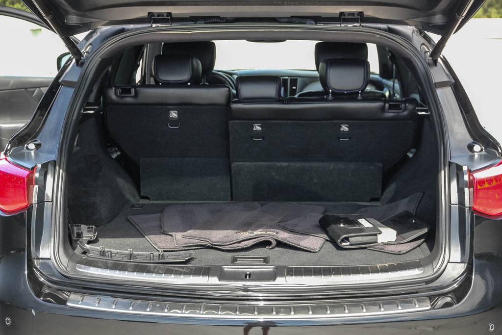 Used 2017 INFINITI QX70 2WD w/ Premium Package image 25