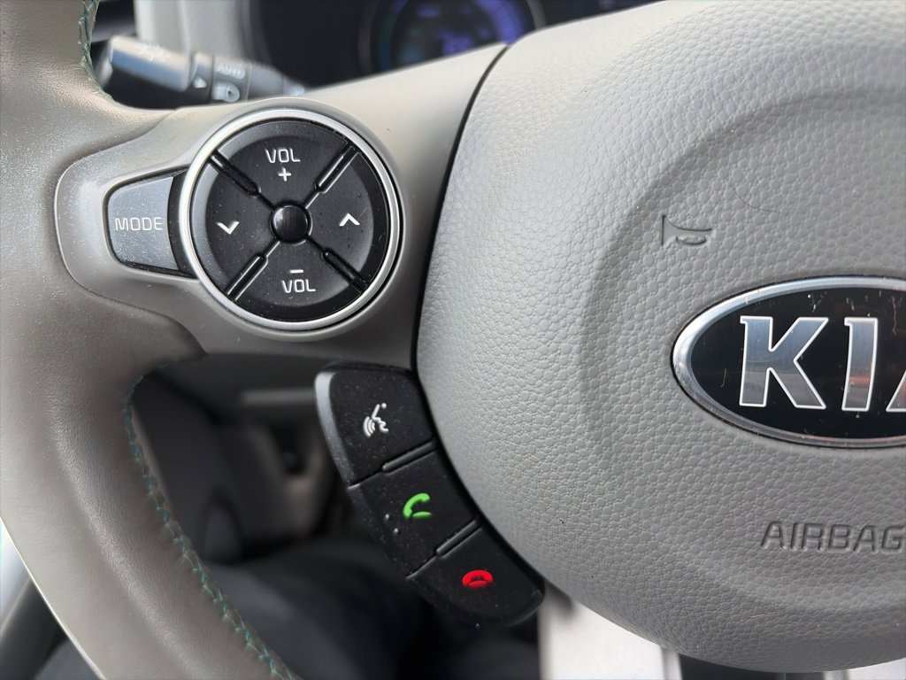 Used 2017 Kia Soul EV image 29