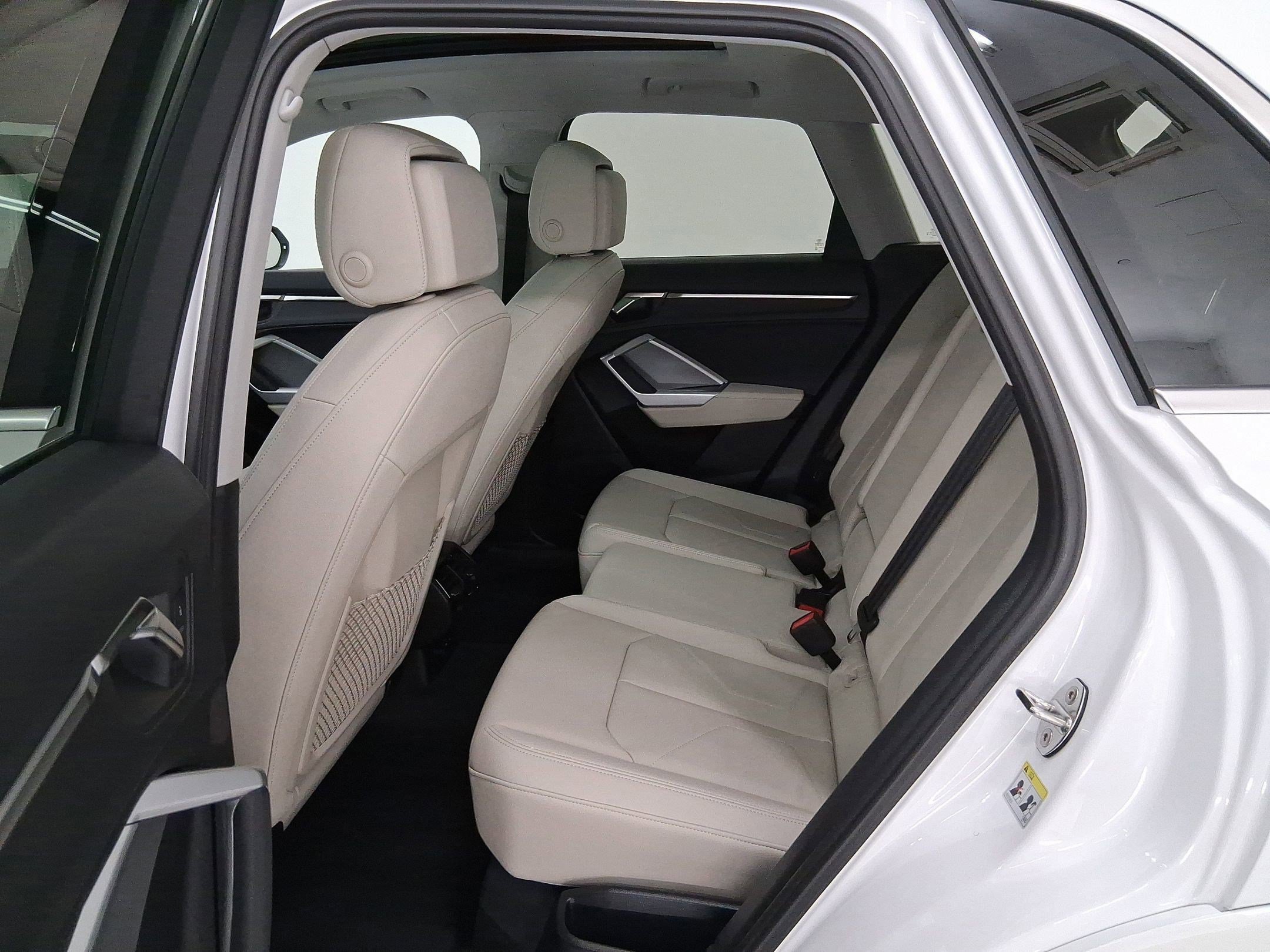 Used 2025 Audi Q3 2.0T Premium w/ Convenience Package AWD/4WD image 12