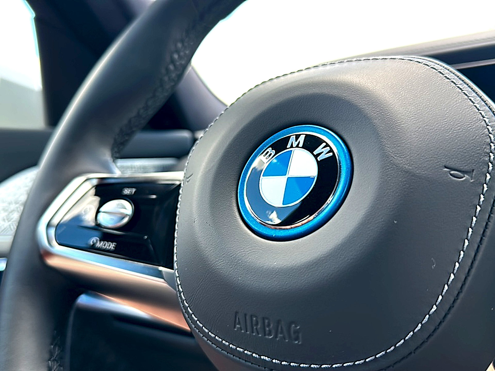 New 2024 BMW i7 xDrive60 w/ Executive Package AWD/4WD image 20