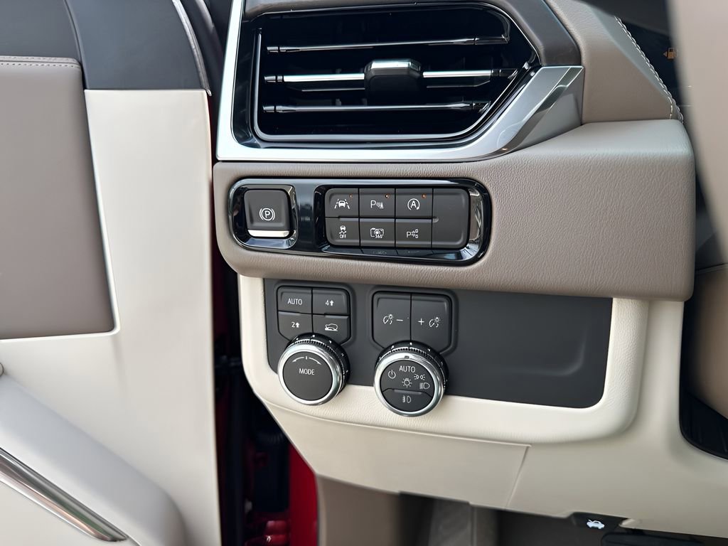New 2026 GMC Yukon XL Denali w/ Sun & Power Step Package AWD/4WD image 33