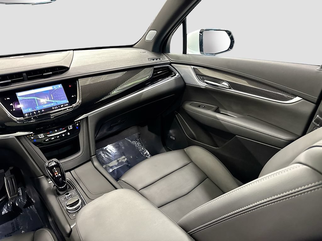 Used 2025 Cadillac XT6 Sport w/ Technology Package AWD/4WD image 27