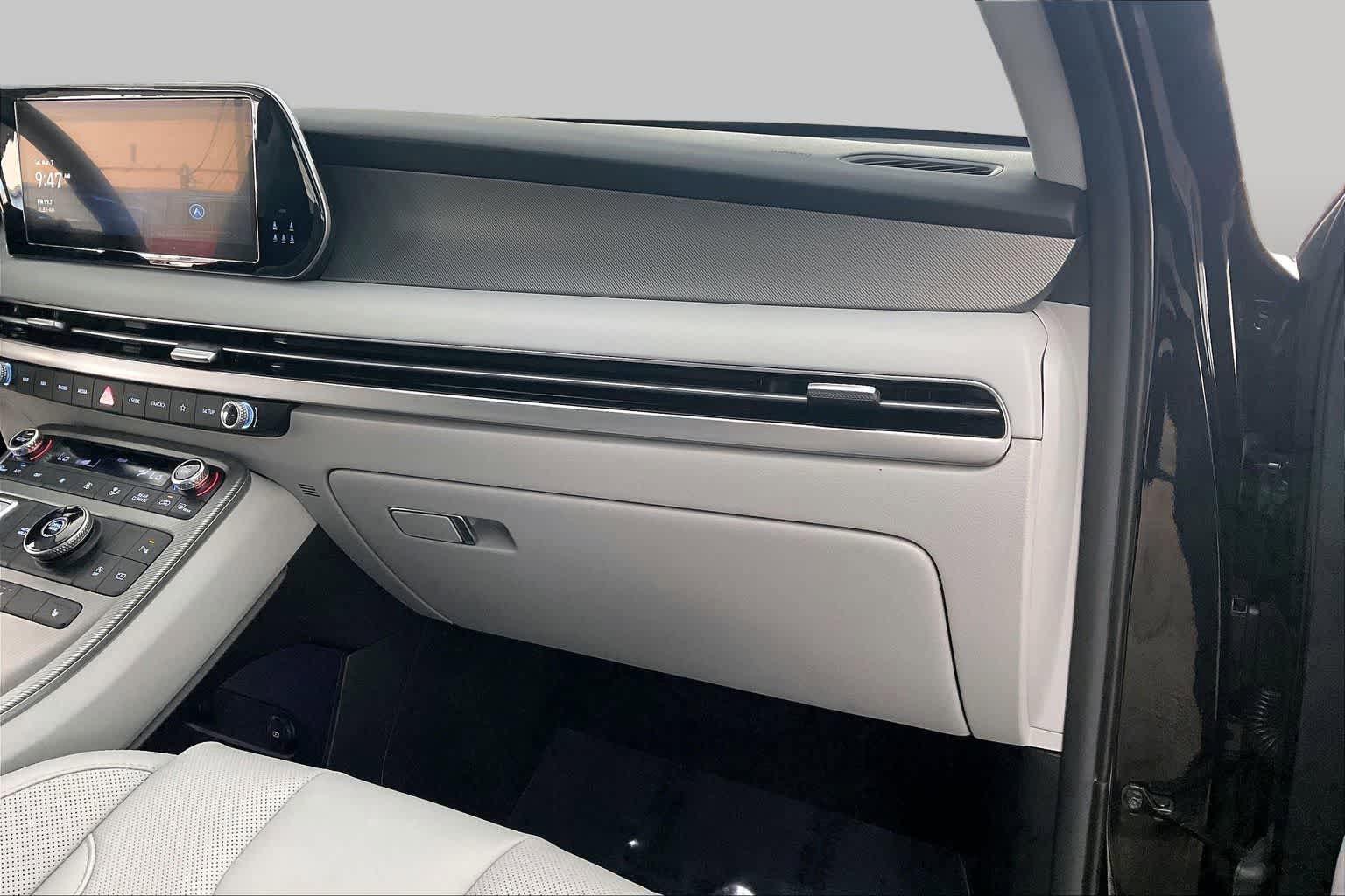 Used 2025 Hyundai Palisade SEL FWD image 19