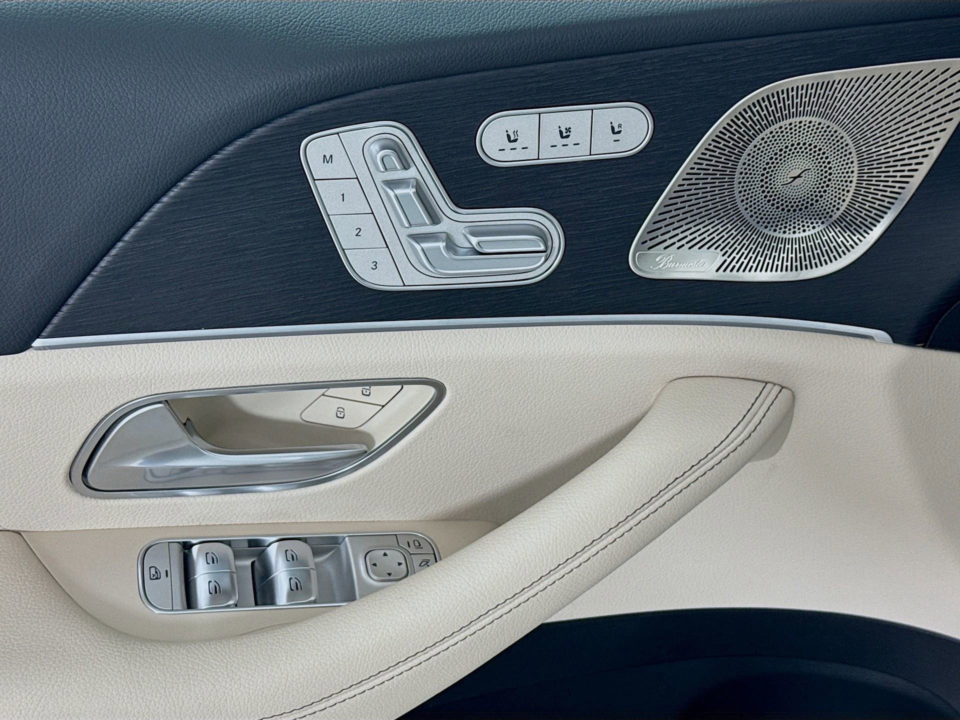 Certified 2025 Mercedes-Benz GLS 450 4MATIC image 19